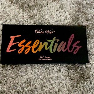 Violent Voss eyeshadow pallet